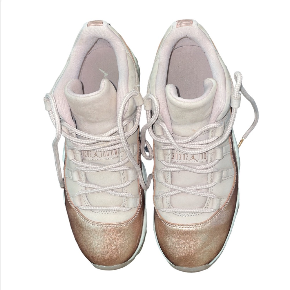Air Jordan 11 Retro Low Rose Gold (W)